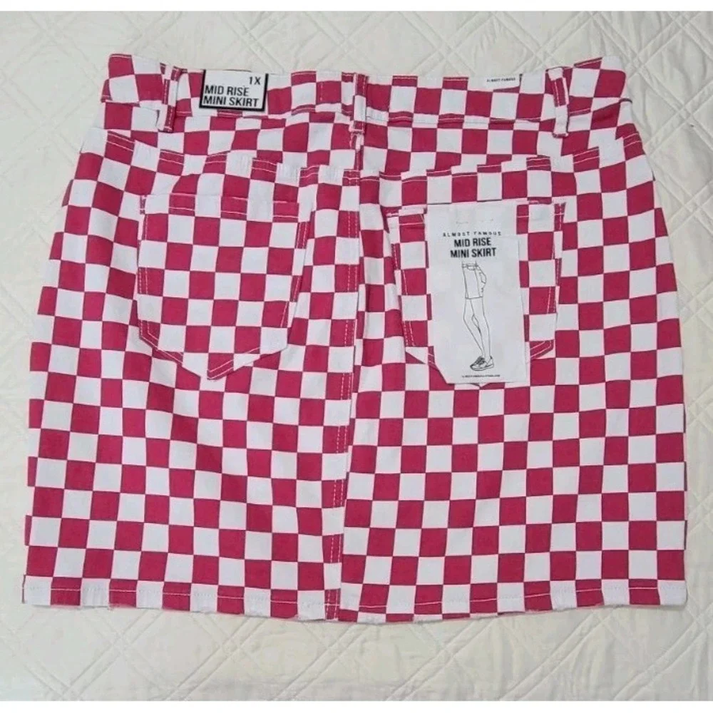 Almost Famous Skirt Sz 1x Mid Rise Mini Skirt Stretch Pink White Checkered NWT - Picture 4 of 4